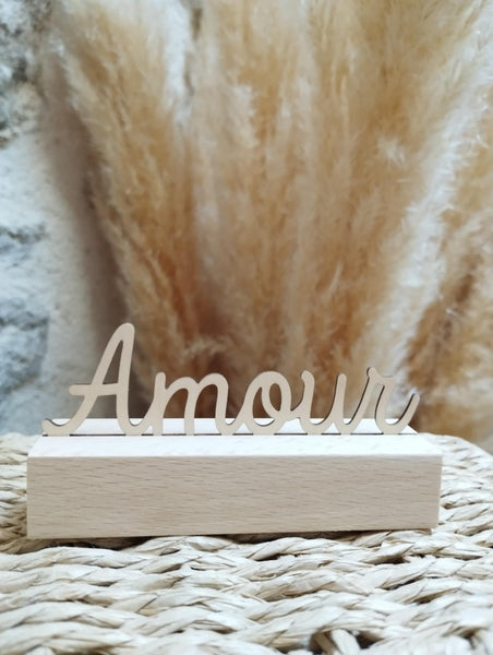 Lettrage "Amour" en bois sur socle en hêtre