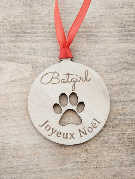 Boule de Noël personnalisée en bois gravé pour animaux