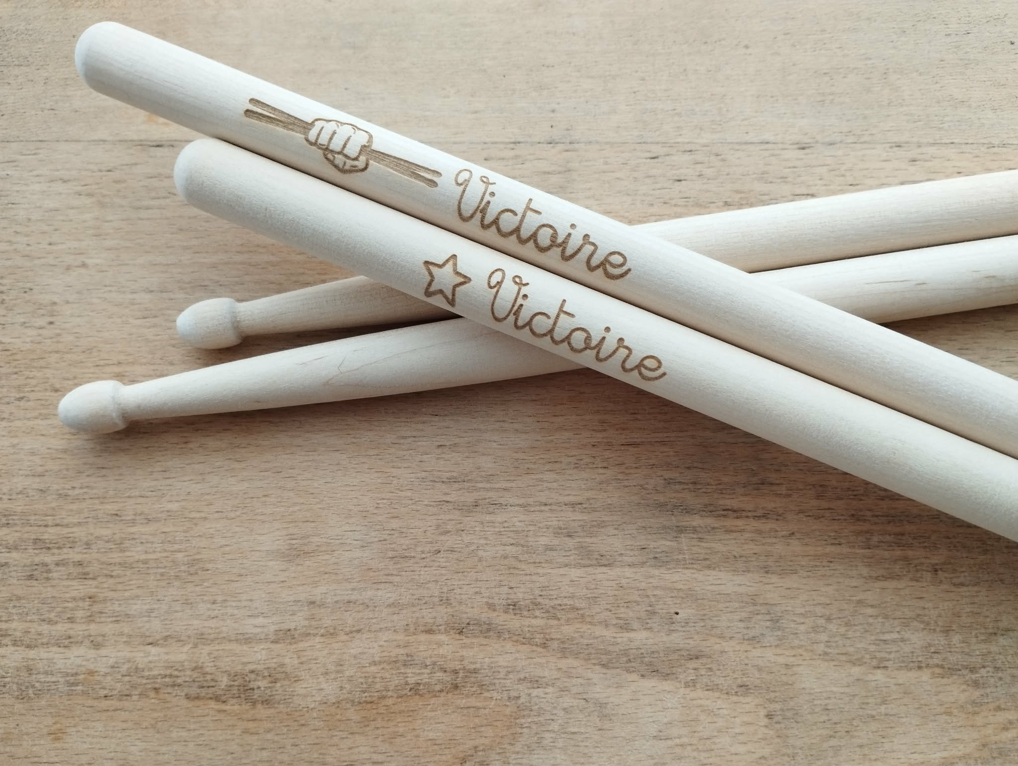 Baguettes personnalisées, disponibles en 5A, gravées au laser, cadeau