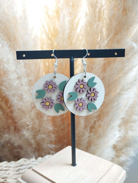 Boucles d'oreilles pendante ronde personnalisable "Fleurs couleurs en bois" Boucles d'oreilles printanières