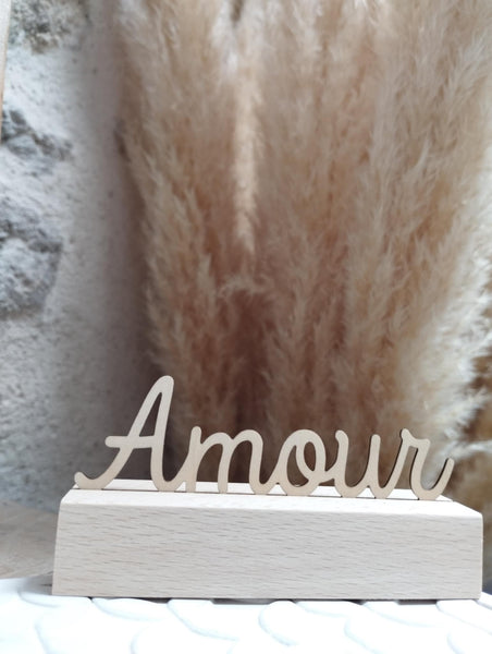 Lettrage "Amour" en bois sur socle en hêtre