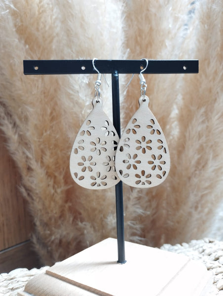Boucles d'oreilles pendante "Fleurs ajourées en bois" Boucles d'oreilles printanières