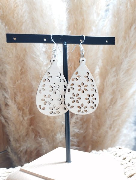 Boucles d'oreilles pendante "Fleurs ajourées en bois" Boucles d'oreilles printanières