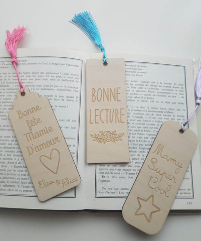 Marque-pages en bois avec pompon "Grand-mère"